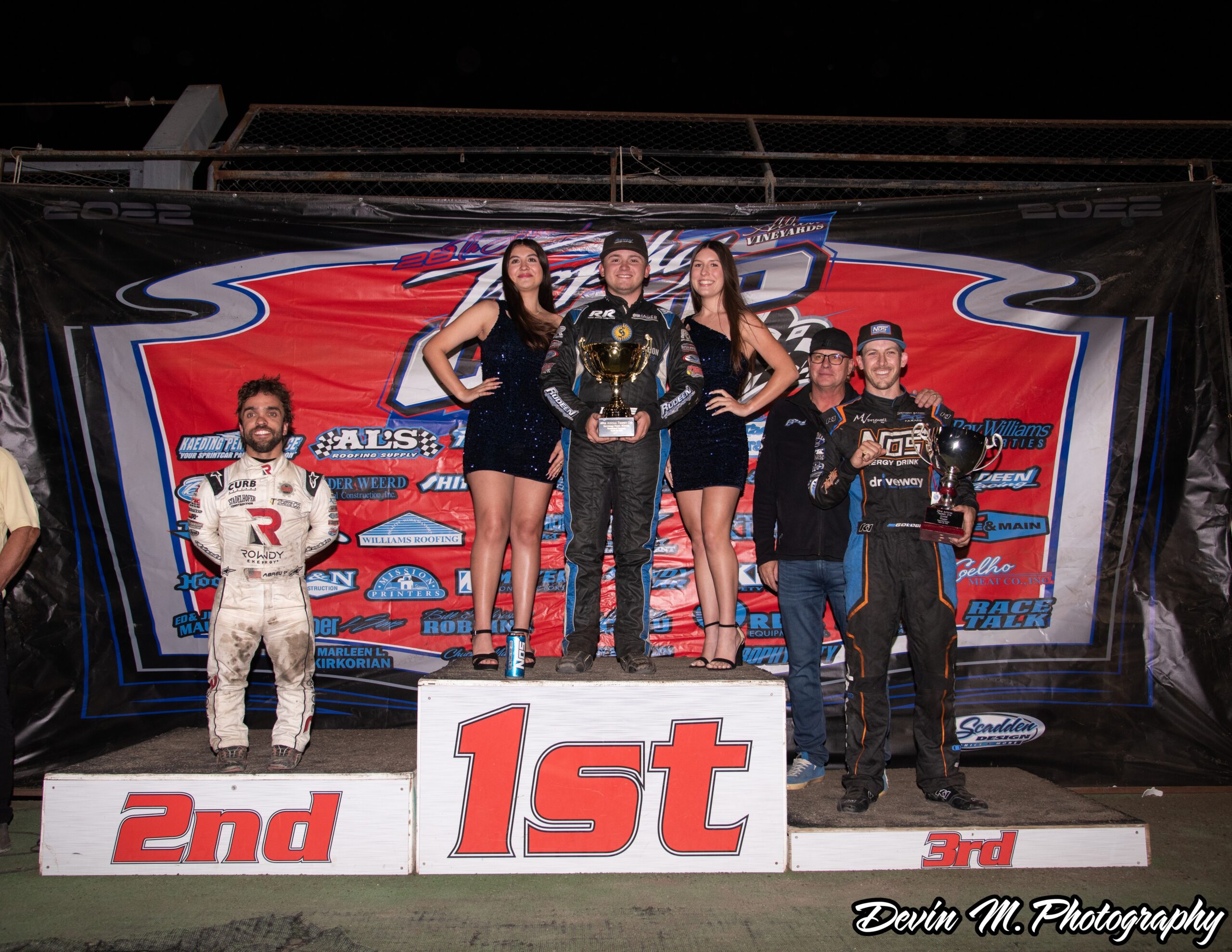 Trophy Cup story and results from Saturday night Thunderbowl Raceway